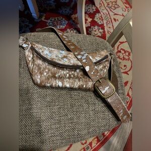 BEAUTIFUL new brown bum sling bag Keep It Gypsy ✨🍂